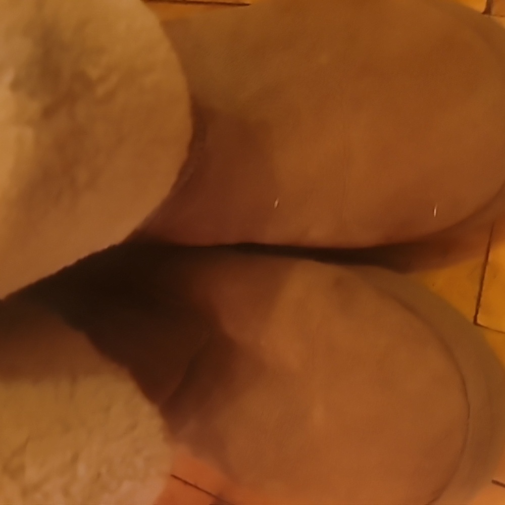 Another pair of used ugg boots